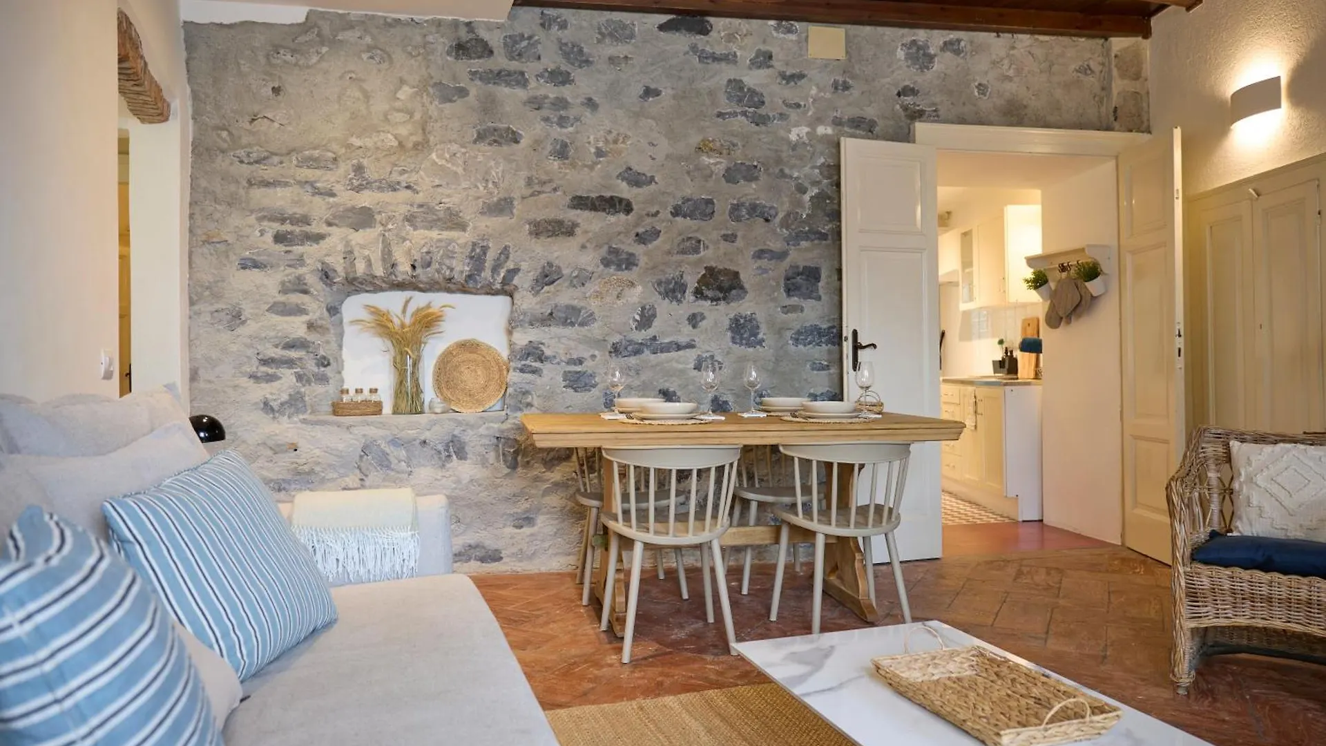 Il Porticciolo - Lakefront Apartment Fiumelatte 0*,